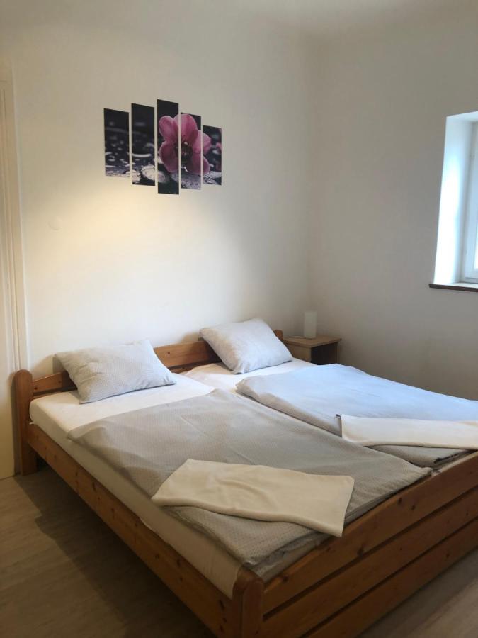 Tisza-Kert Apartmanok Tiszafüred エクステリア 写真